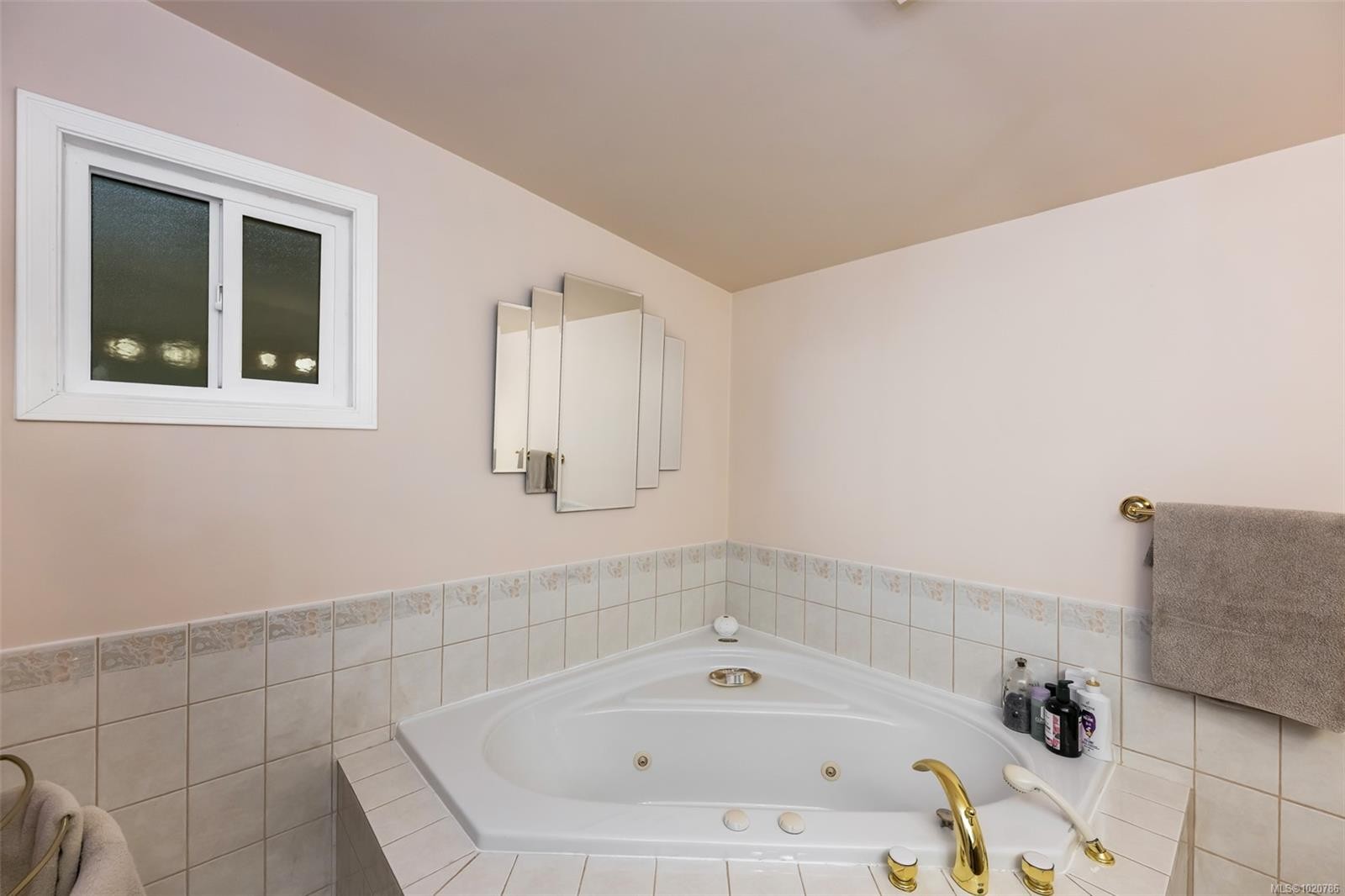 1113 Neild Rd, Metchosin, BC