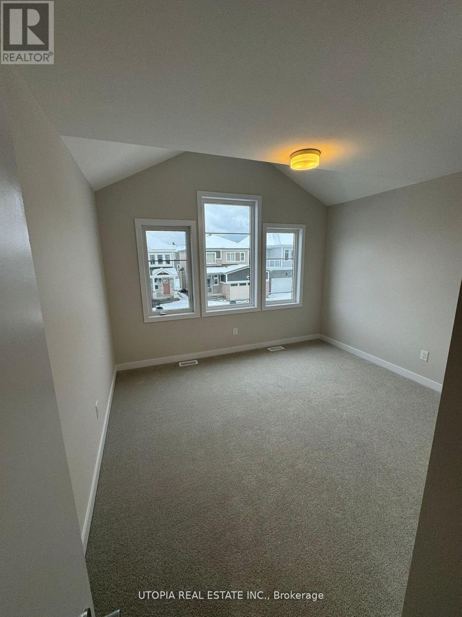 112 Hackamore Crescent, Ottawa, ON - Indoor Photo Showing Other Room