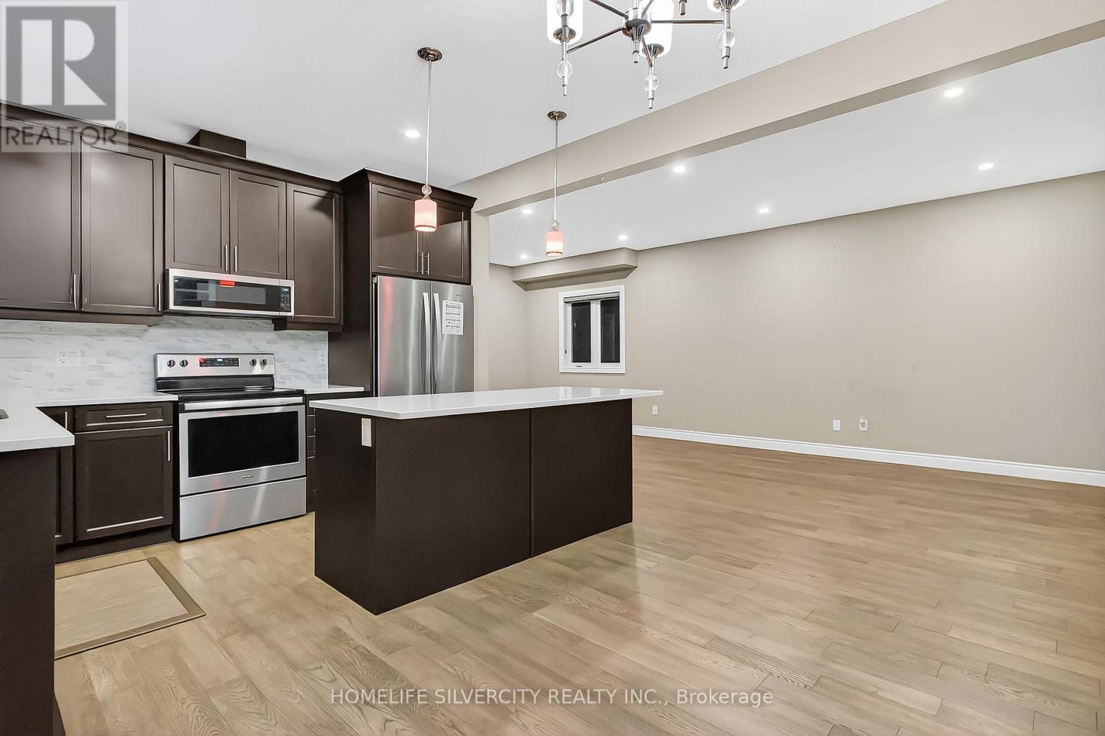1601 Henrica Avenue, London North, ON - Indoor Photo Showing Kitchen With Stainless Steel Kitchen With Upgraded Kitchen