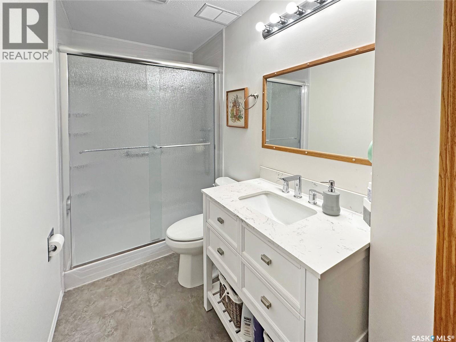 A1 532 River Street, Prince Albert, SK - Indoor Photo Showing Bathroom