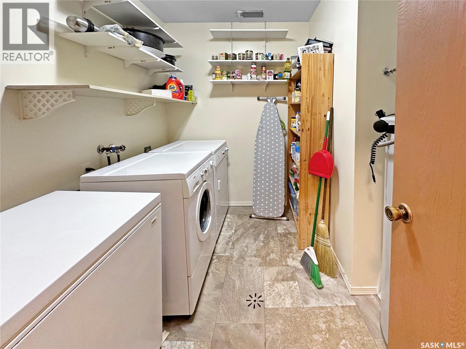 A1 532 River Street, Prince Albert, SK - Indoor Photo Showing Laundry Room