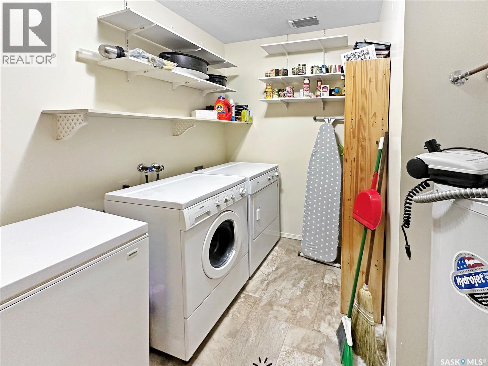 A1 532 River Street, Prince Albert, SK - Indoor Photo Showing Laundry Room