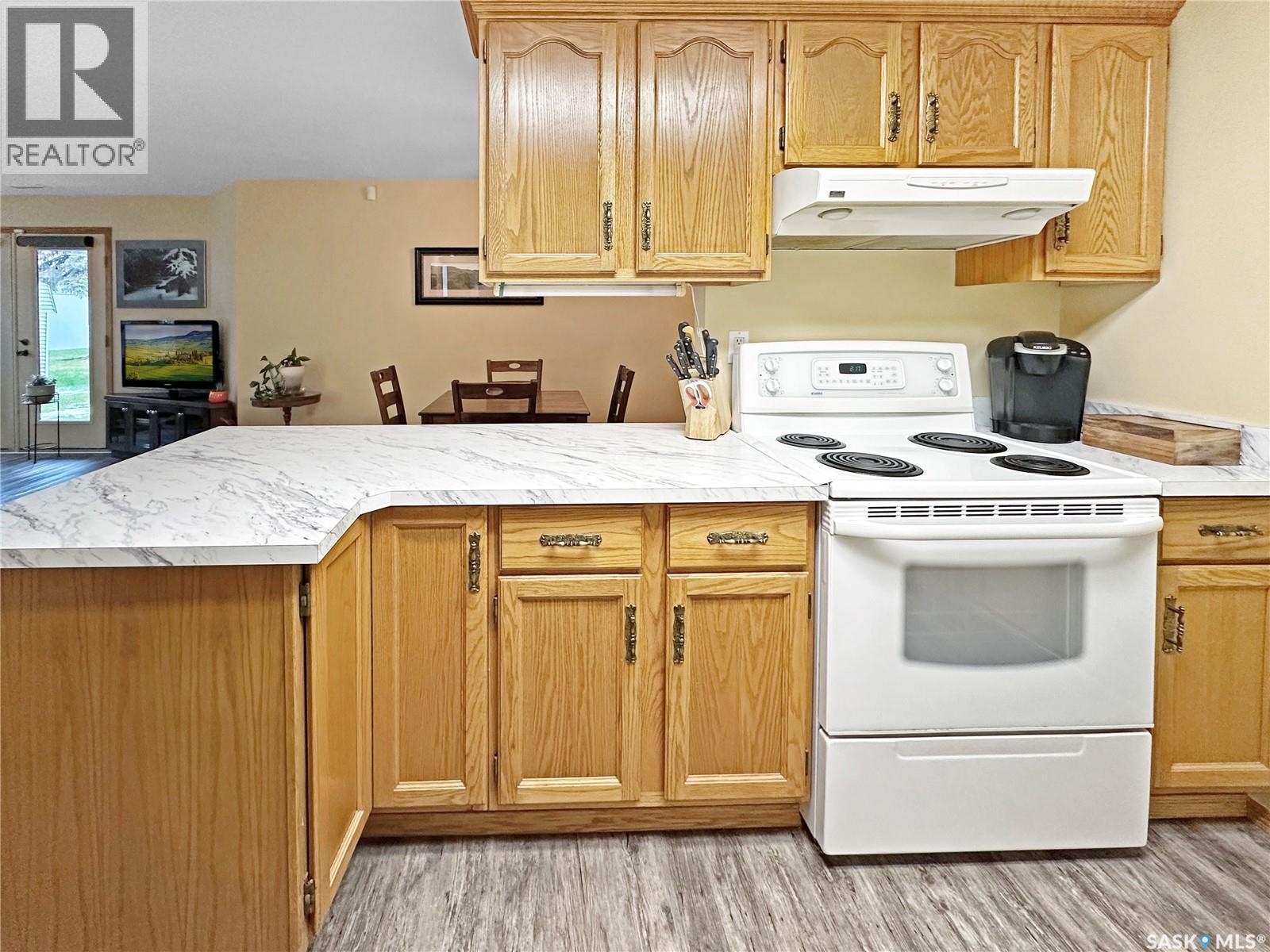 A1 532 River Street, Prince Albert, SK - Indoor Photo Showing Kitchen