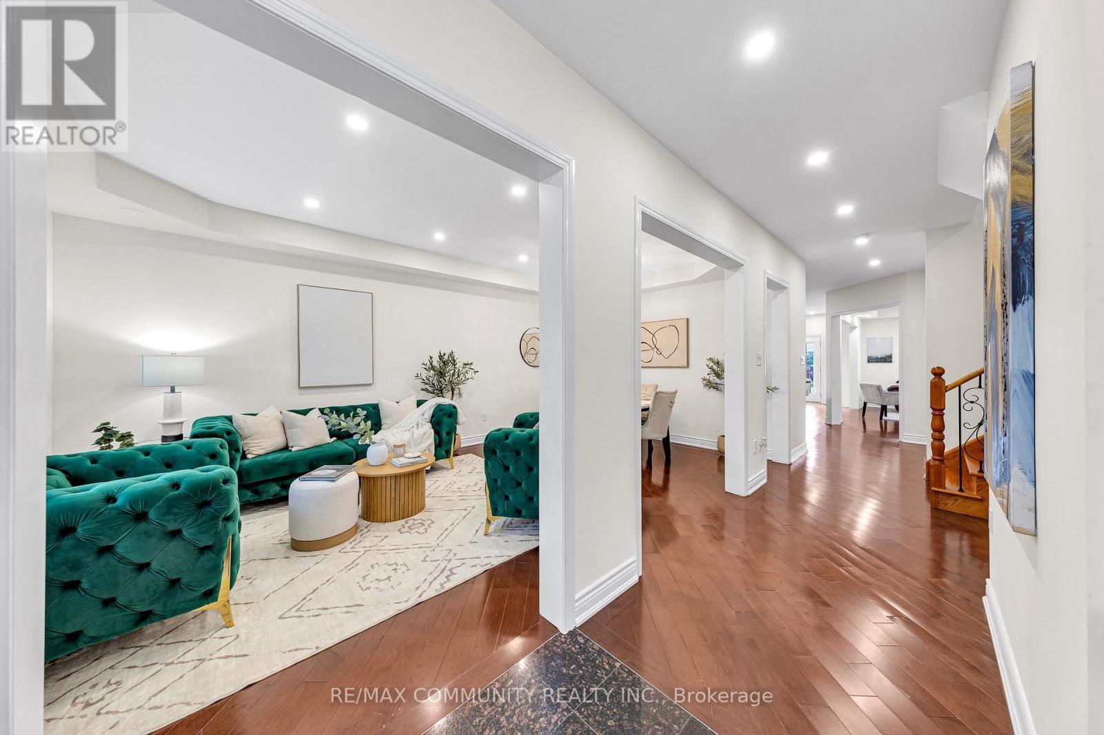 17 Rouge Bank Drive, Markham, ON - Indoor Photo Showing Other Room