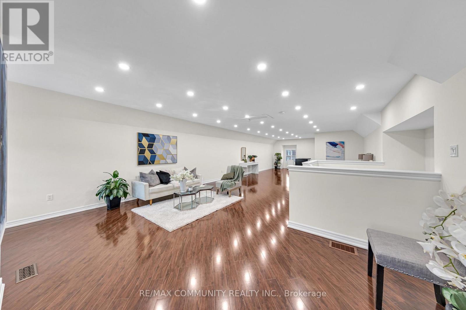 17 Rouge Bank Drive, Markham, ON - Indoor