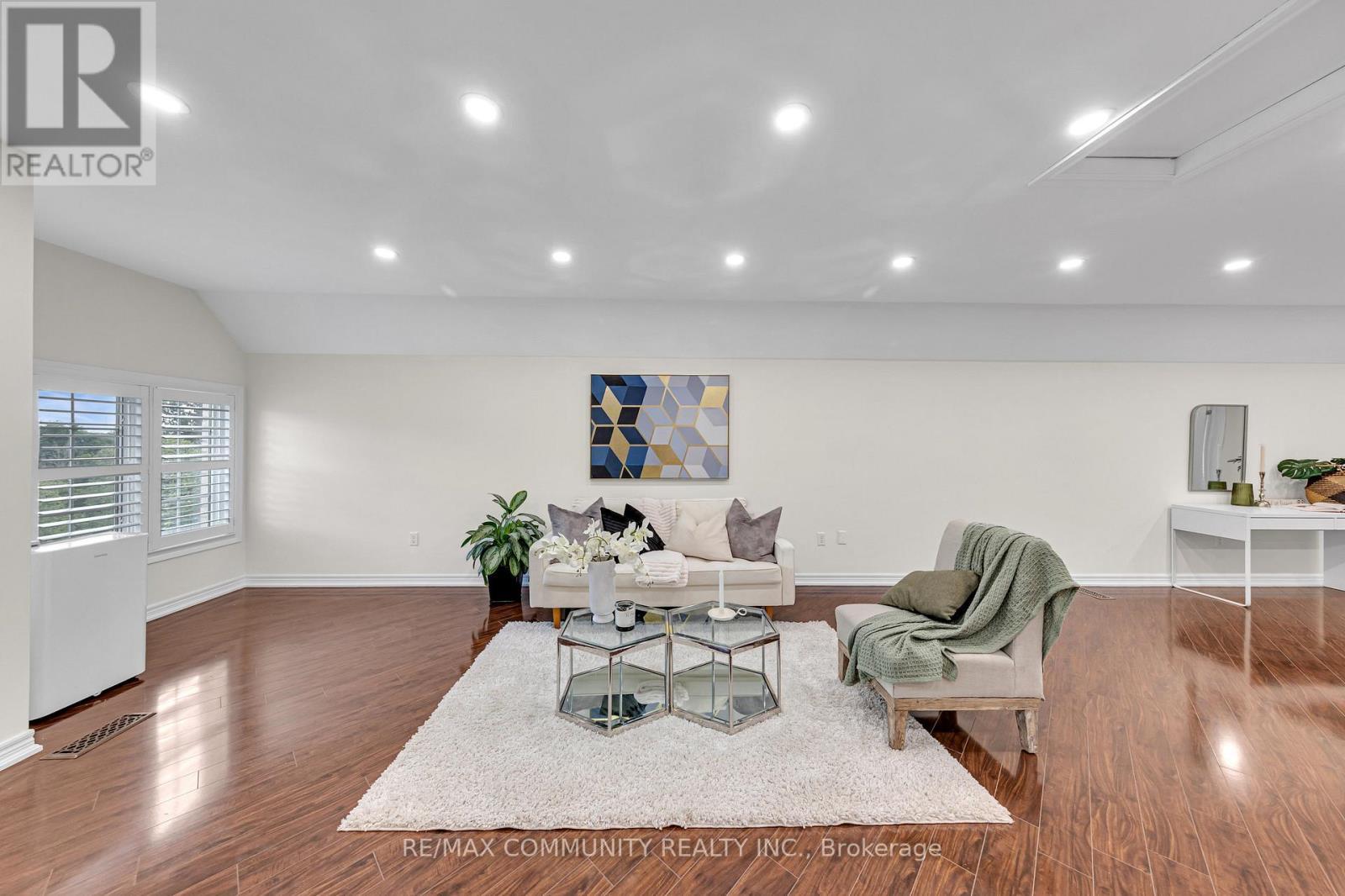 17 Rouge Bank Drive, Markham, ON - Indoor