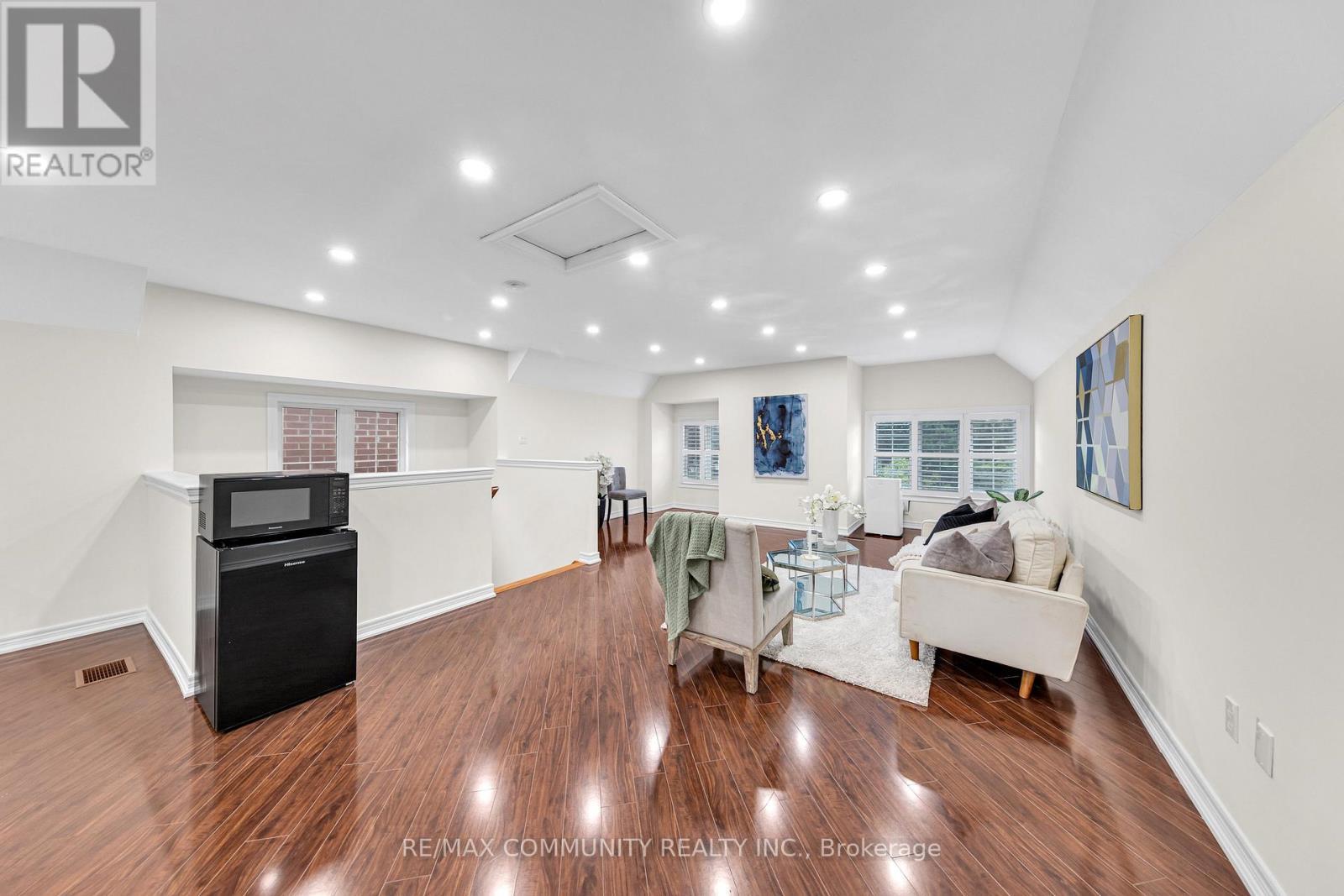 17 Rouge Bank Drive, Markham, ON - Indoor