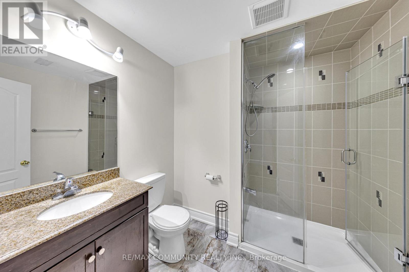 17 Rouge Bank Drive, Markham, ON - Indoor Photo Showing Bathroom