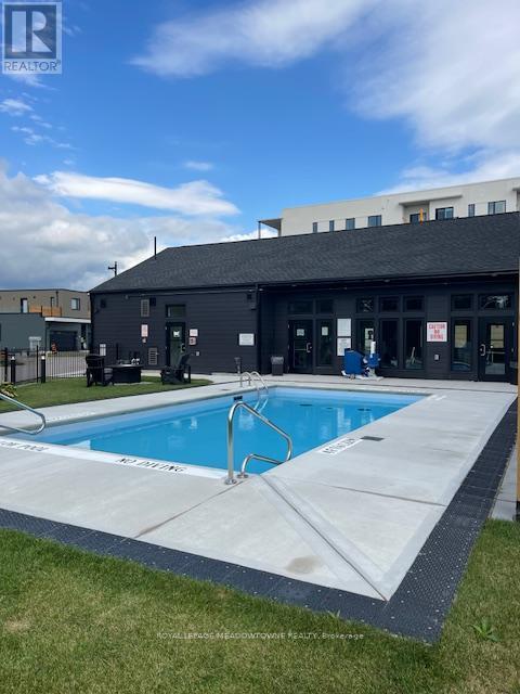 407 - 19B West Street N, Kawartha Lakes, ON - Outdoor With In Ground Pool