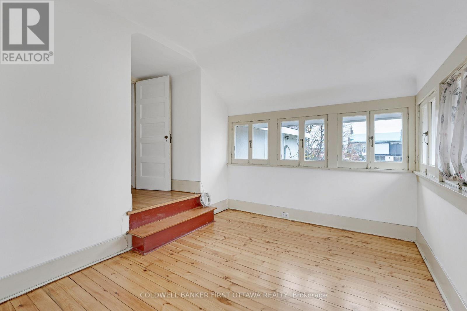 2 Gladstone Avenue, Smiths Falls, ON - Indoor Photo Showing Other Room