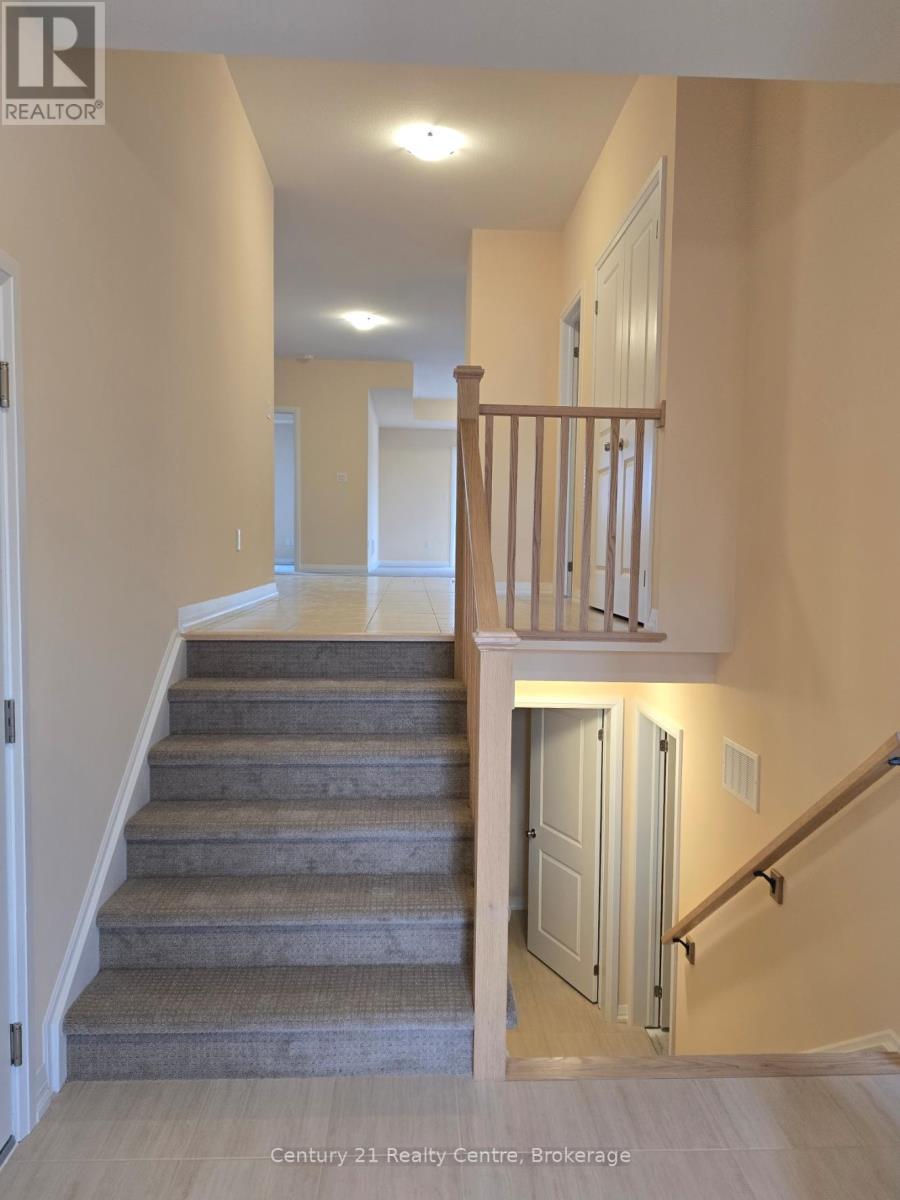 Main Level - 415 Louisa Street, Fort Erie, ON - Indoor Photo Showing Other Room