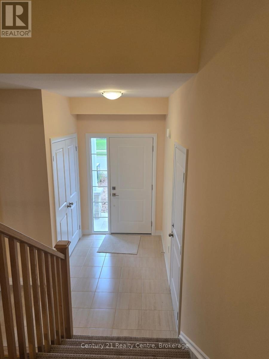 Main Level - 415 Louisa Street, Fort Erie, ON - Indoor Photo Showing Other Room