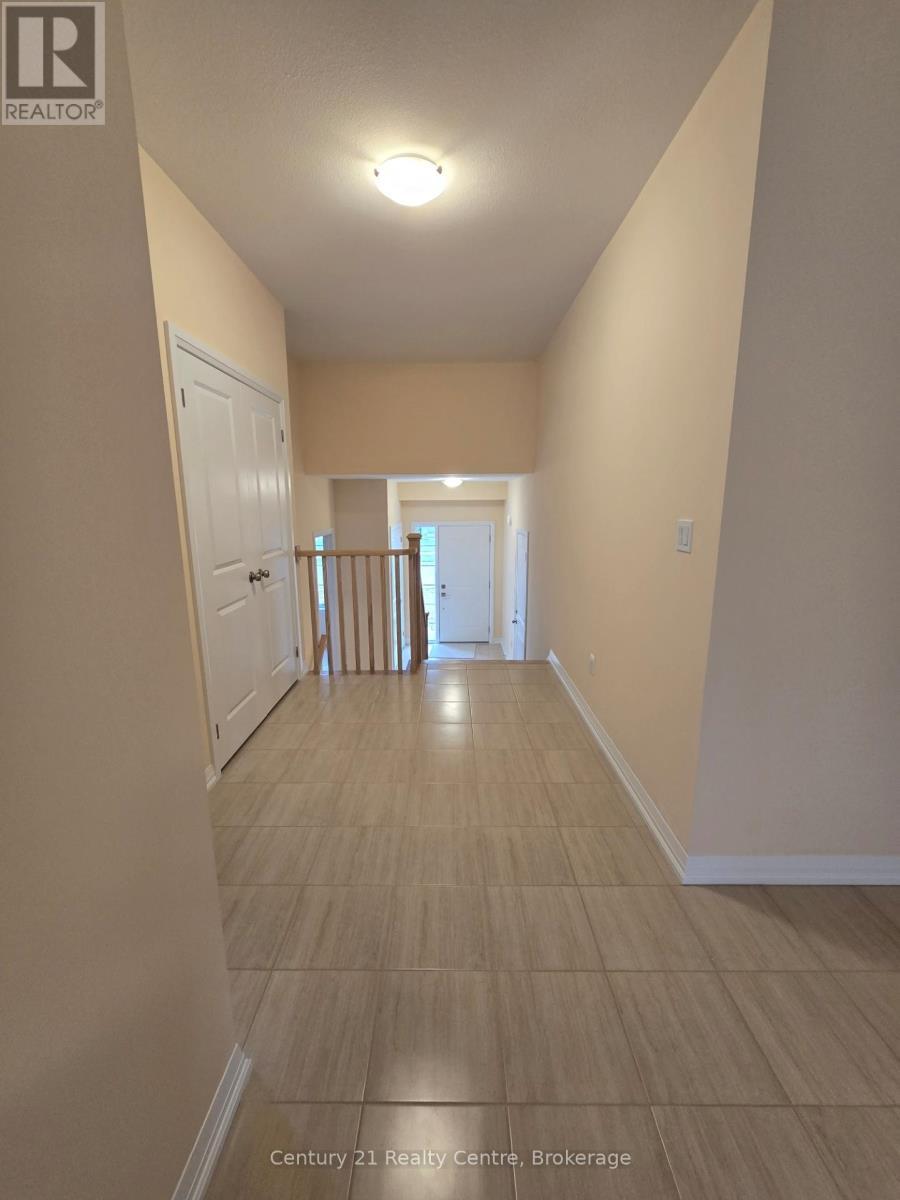 Main Level - 415 Louisa Street, Fort Erie, ON - Indoor Photo Showing Other Room