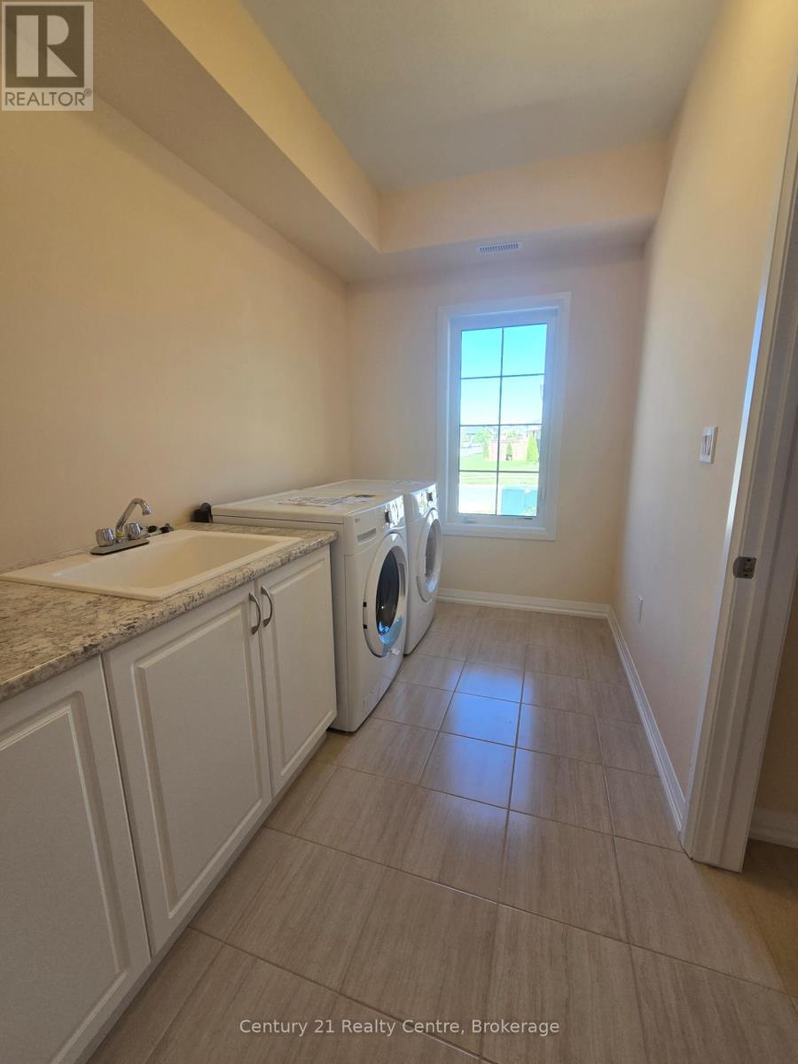 Main Level - 415 Louisa Street, Fort Erie, ON - Indoor Photo Showing Laundry Room