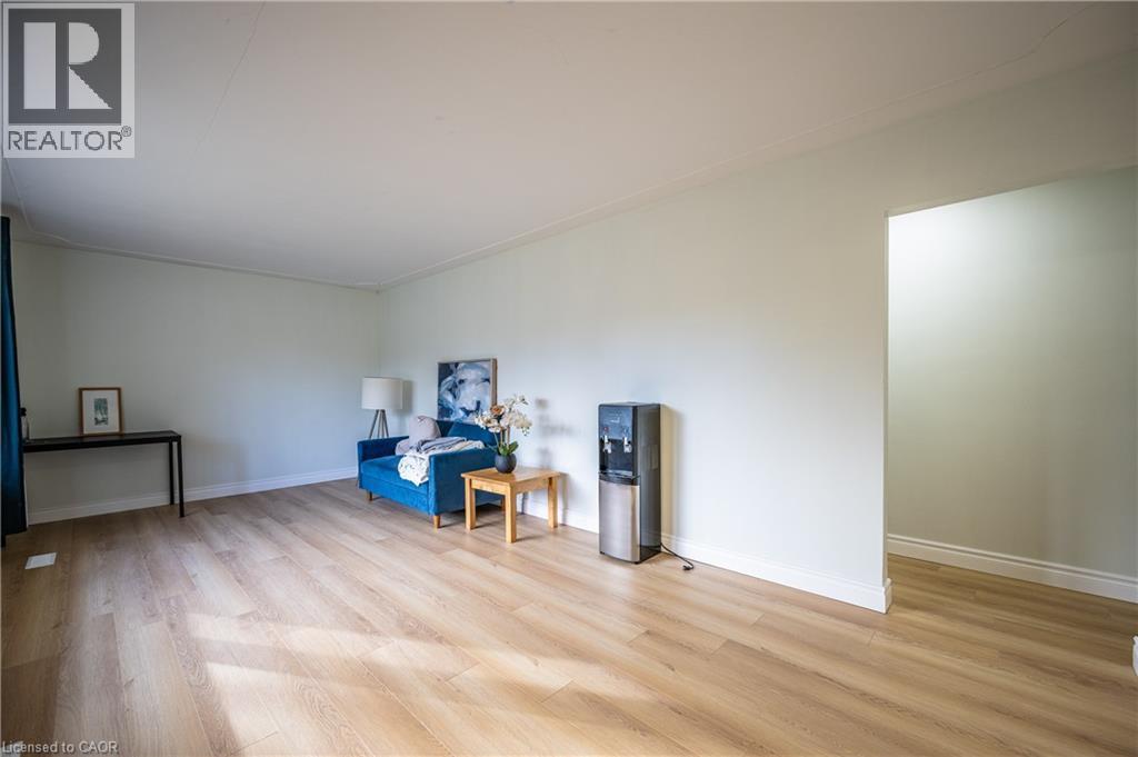 120 Marshall Street, Waterloo, ON - Indoor