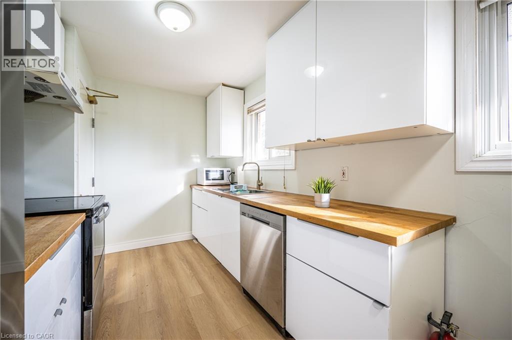 120 Marshall Street, Waterloo, ON - Indoor Photo Showing Kitchen