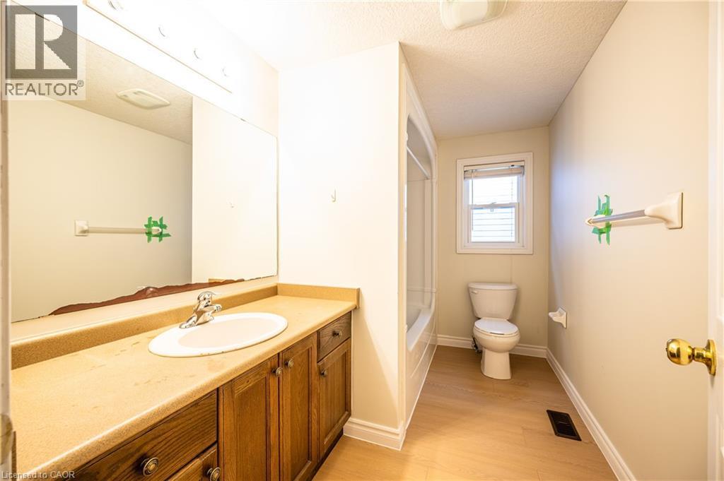 35 Indigo Street, Kitchener, ON - Indoor Photo Showing Bathroom