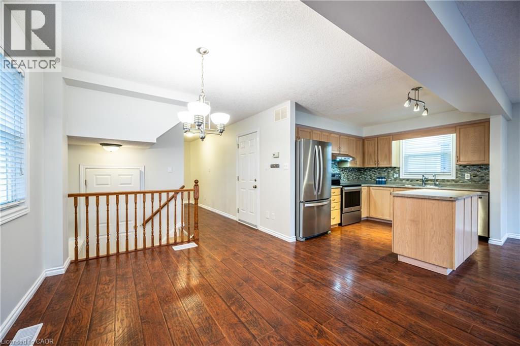 35 Indigo Street, Kitchener, ON - Indoor Photo Showing Kitchen