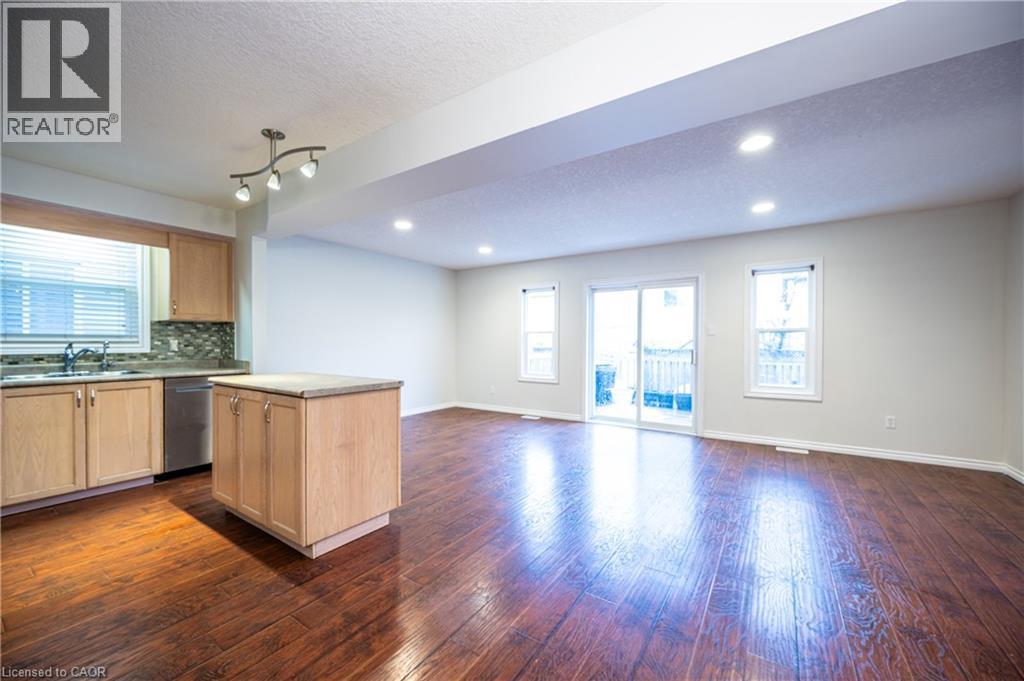 35 Indigo Street, Kitchener, ON - Indoor Photo Showing Kitchen