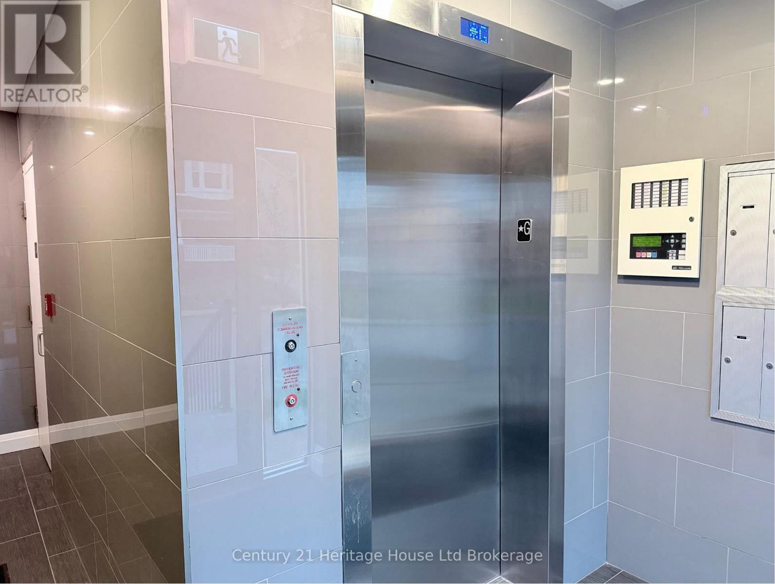 303 - 34 Brock Street, Woodstock (Woodstock - South), ON - Indoor Photo Showing Bathroom