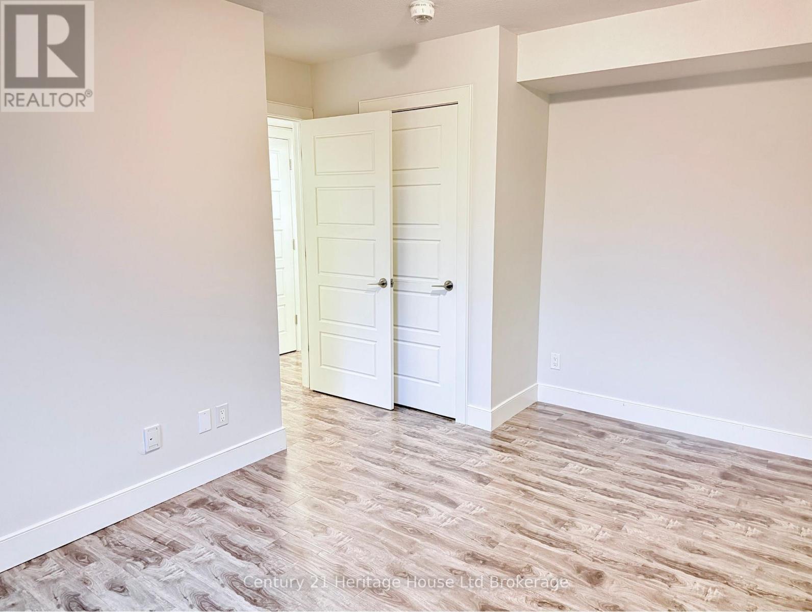 303 - 34 Brock Street, Woodstock (Woodstock - South), ON - Indoor Photo Showing Other Room