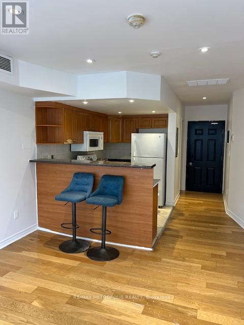 1431 & 1433 Gerrard Street E, Toronto, ON - Indoor Photo Showing Kitchen