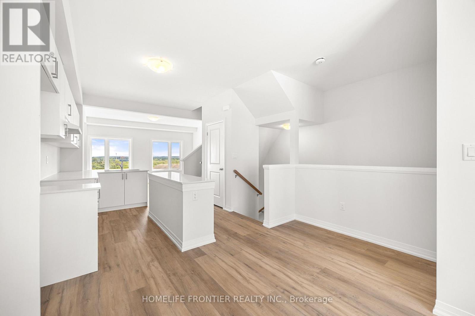 85 - 155 Equestrian Way, Cambridge, ON - Indoor