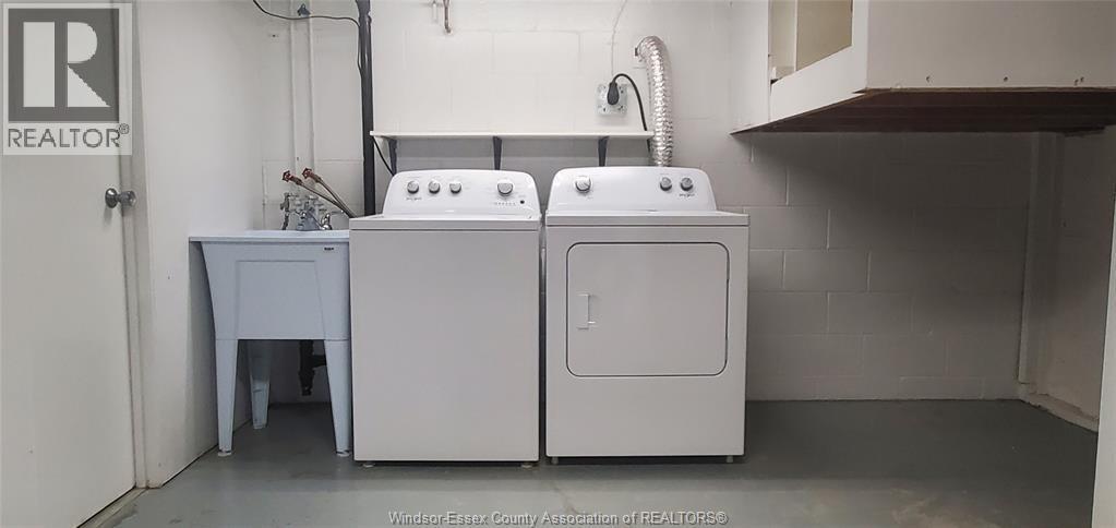 1059 Shepherd Street East, Windsor, ON - Indoor Photo Showing Laundry Room