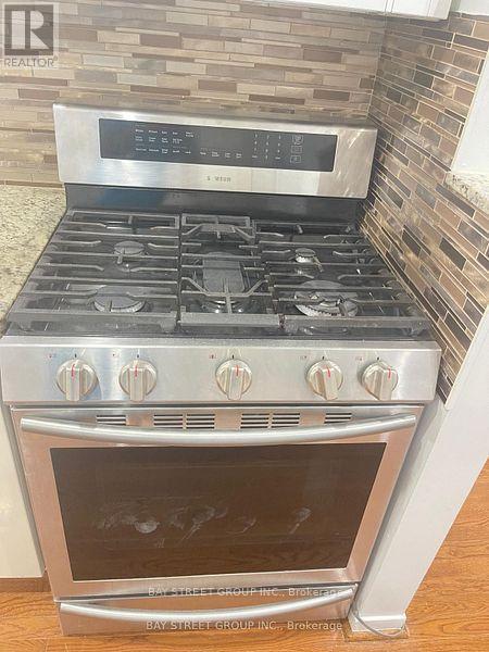 882 Southdown Drive, Oshawa, ON - Indoor Photo Showing Kitchen