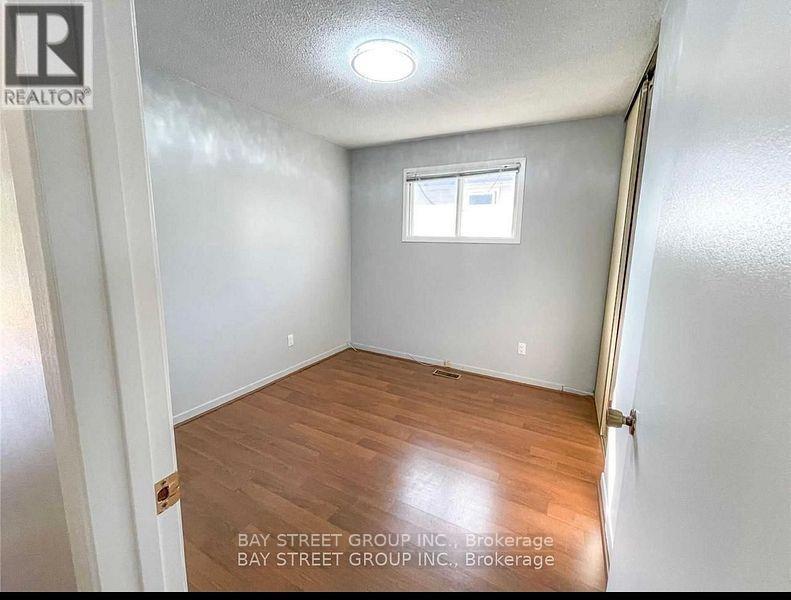 882 Southdown Drive, Oshawa, ON - Indoor Photo Showing Other Room