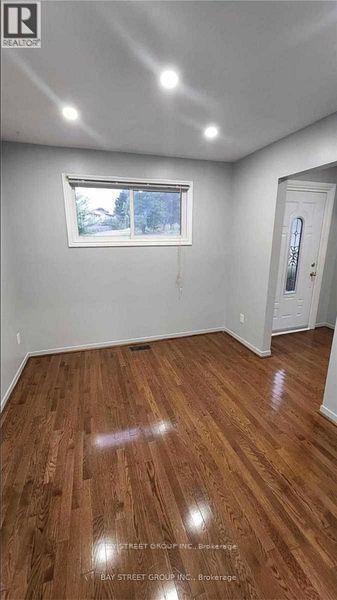 882 Southdown Drive, Oshawa, ON - Indoor