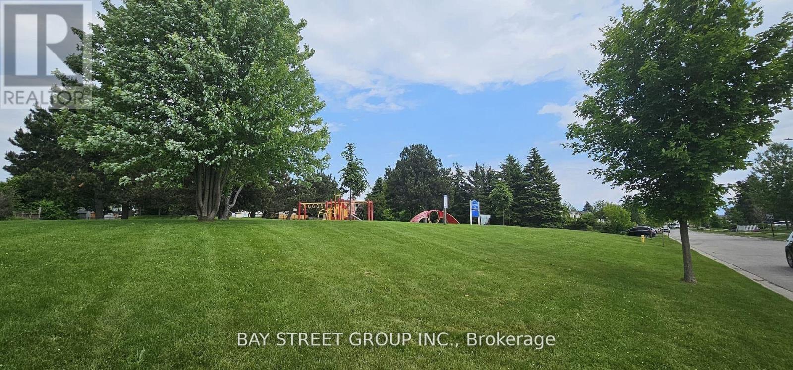 882 Southdown Drive, Oshawa, ON - Outdoor