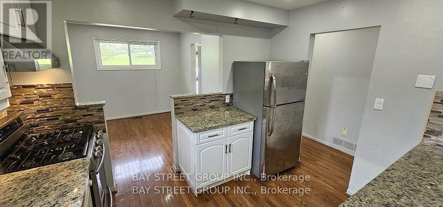 882 Southdown Drive, Oshawa, ON - Indoor Photo Showing Other Room