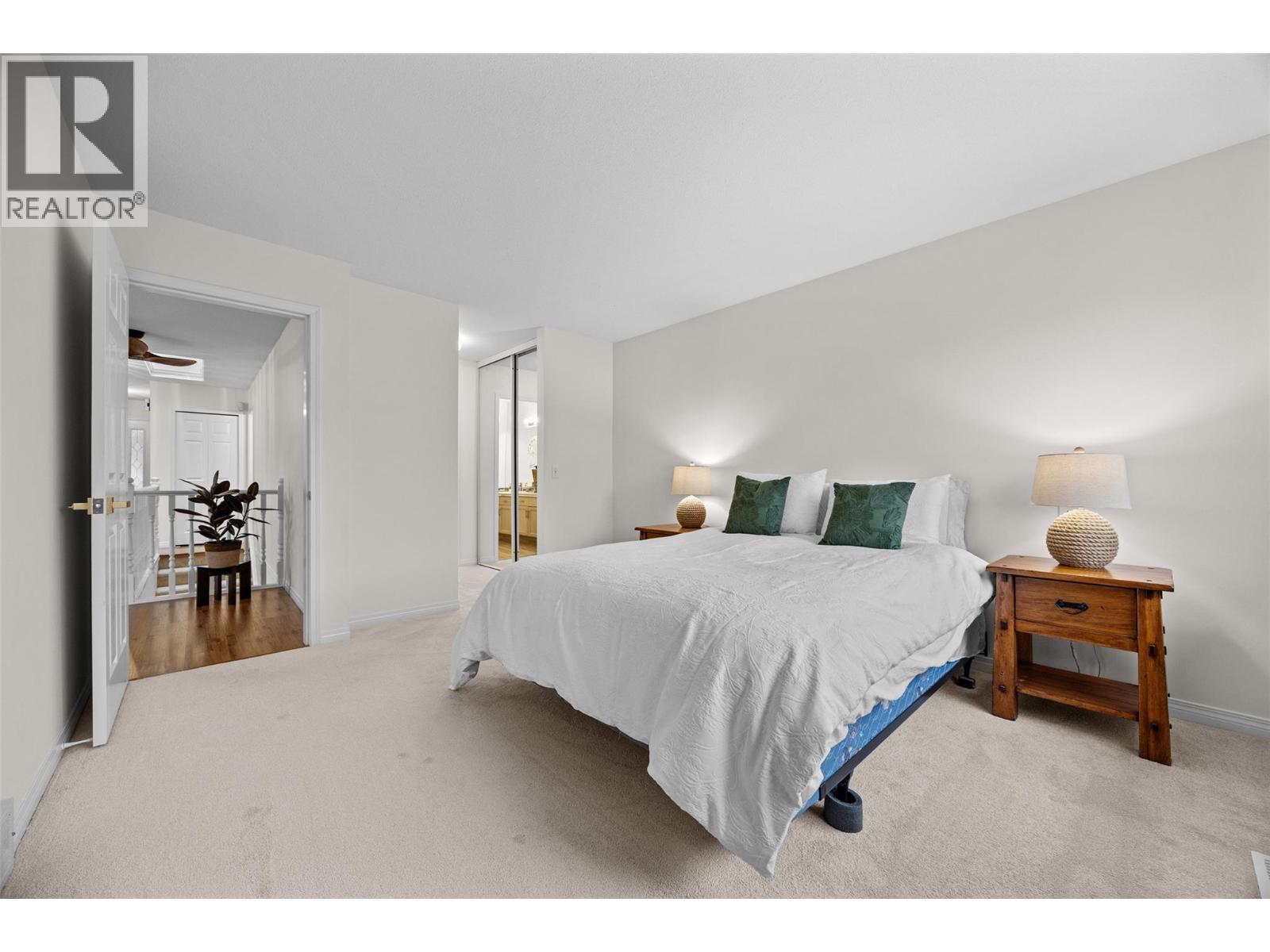 1874 Parkview Crescent Unit# 18, Kelowna, BC - Indoor Photo Showing Bedroom