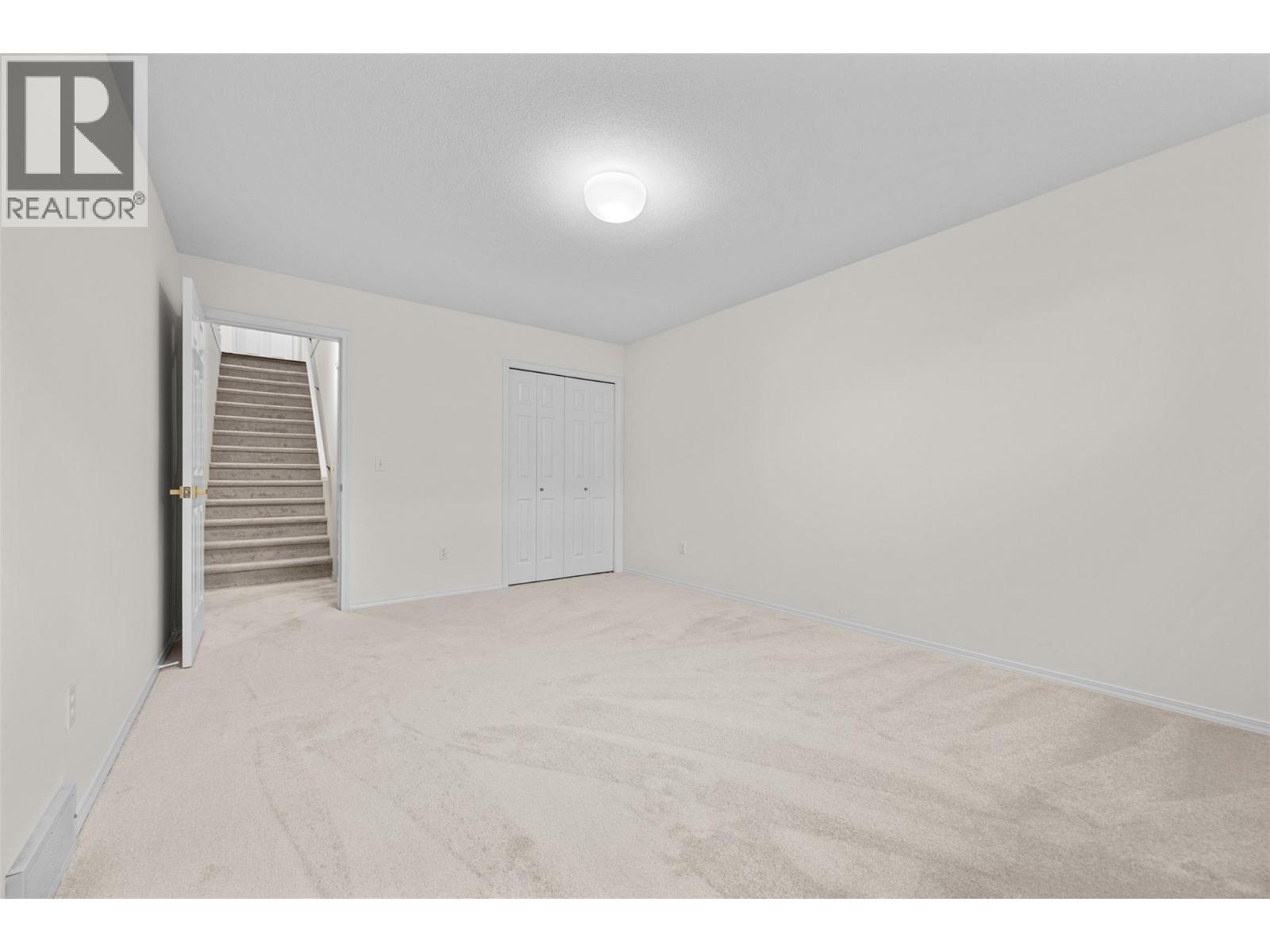 1874 Parkview Crescent Unit# 18, Kelowna, BC - Indoor Photo Showing Other Room