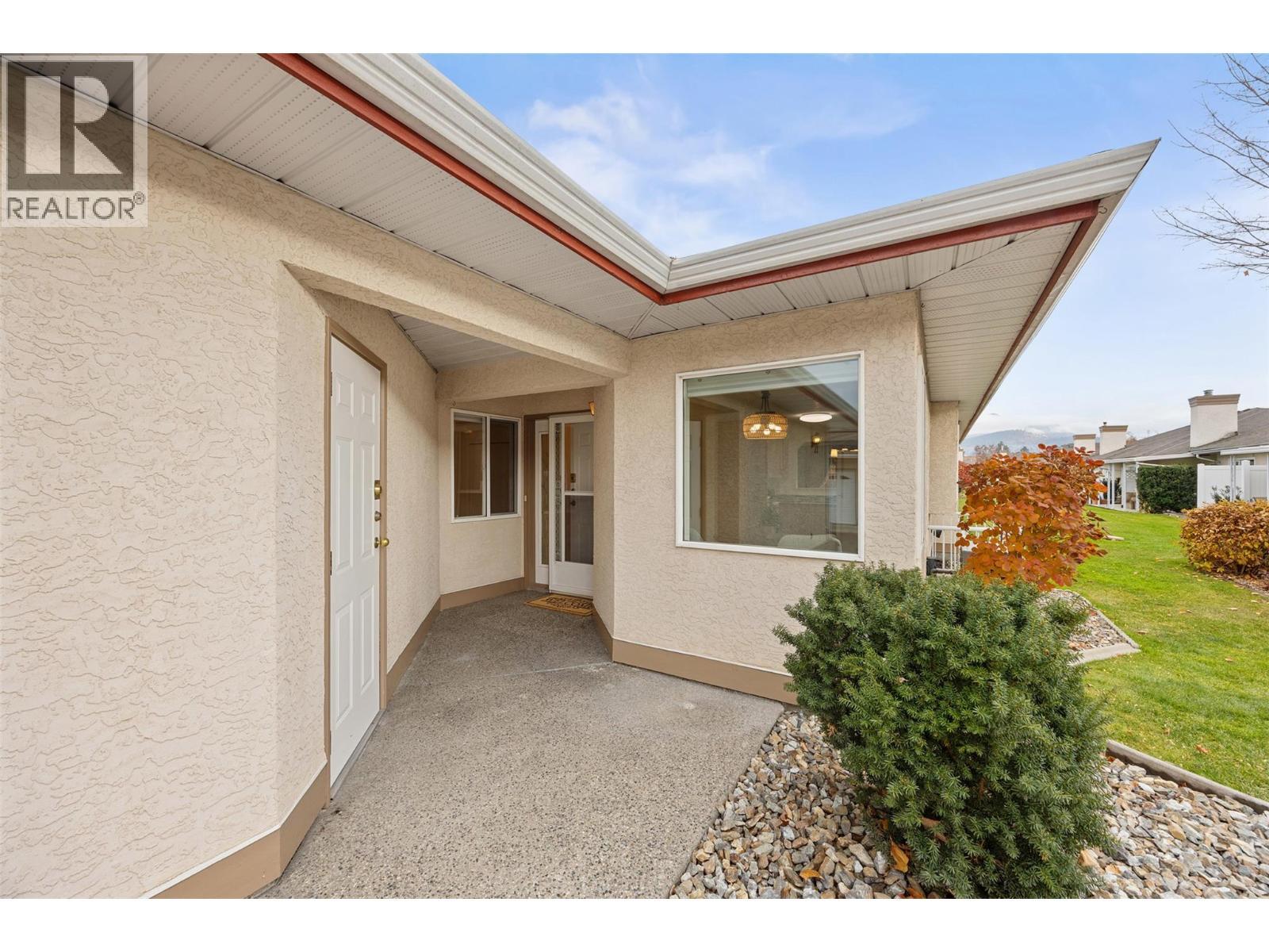 1874 Parkview Crescent Unit# 18, Kelowna, BC - Outdoor With Exterior