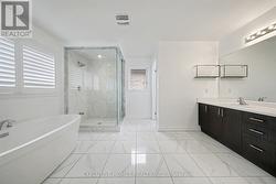 Master Ensuite -
