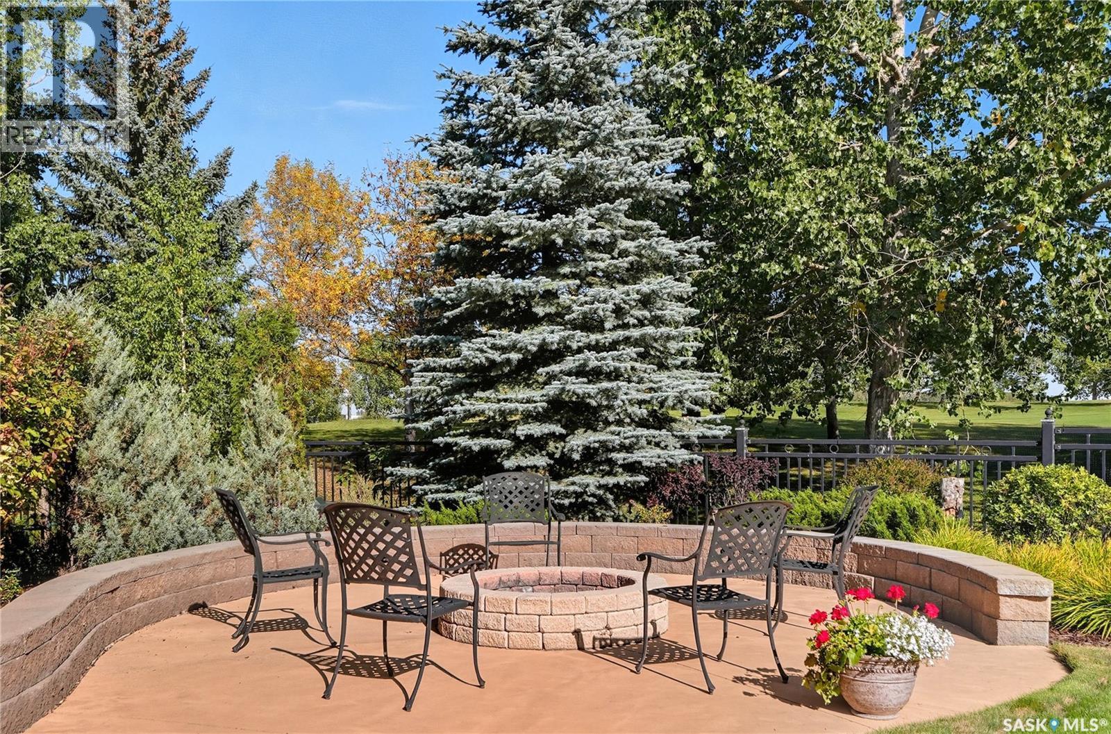 69 602 Cartwright Street, Saskatoon, SK - Outdoor