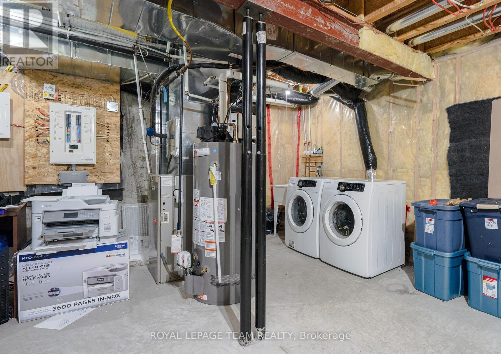 819 Tabaret Street, Ottawa, ON - Indoor Photo Showing Laundry Room