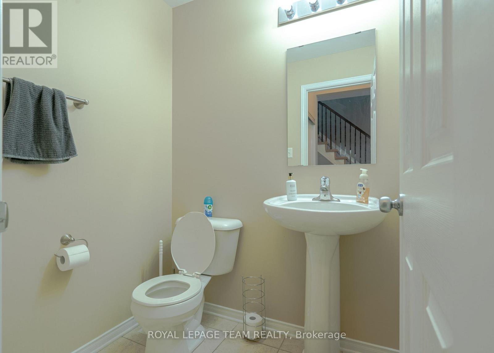 819 Tabaret Street, Ottawa, ON - Indoor Photo Showing Bathroom