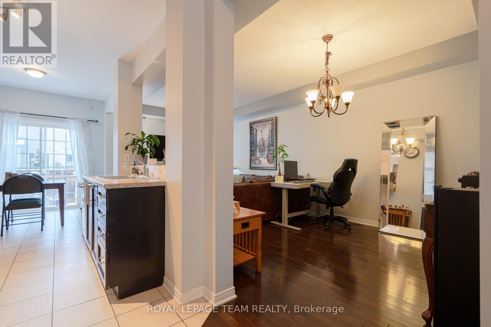 819 Tabaret Street, Ottawa, ON - Indoor