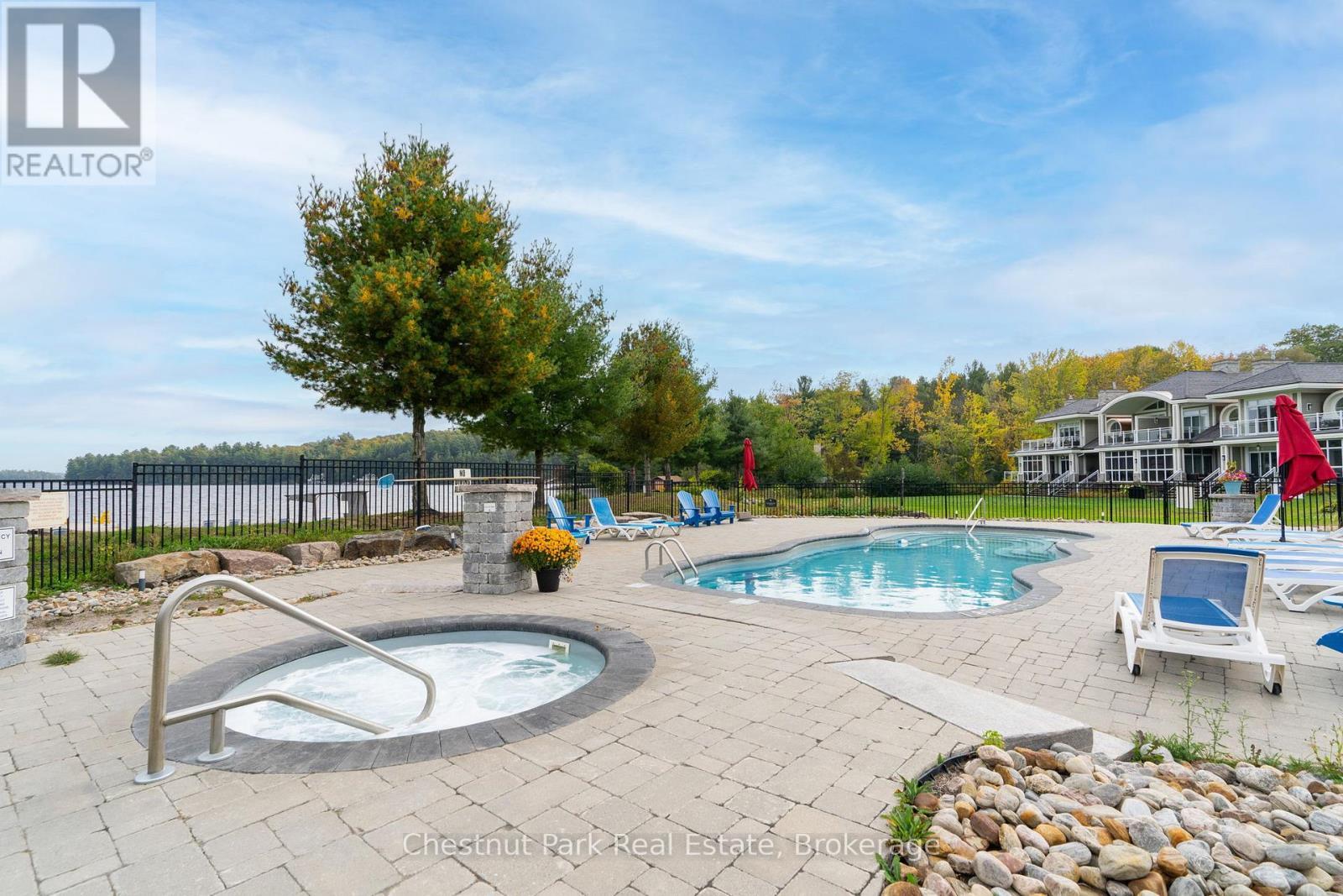 Bhvb201 - 1869 Muskoka Rd 118 West Road, Muskoka Lakes (Monck (Muskoka Lakes)), ON - Outdoor With In Ground Pool