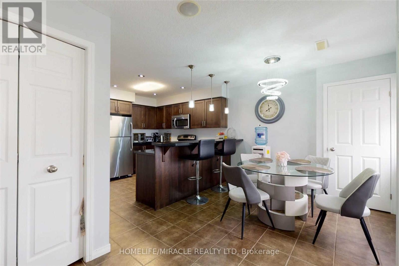 1A - 50 Howe Drive, Kitchener, ON - Indoor Photo Showing Other Room