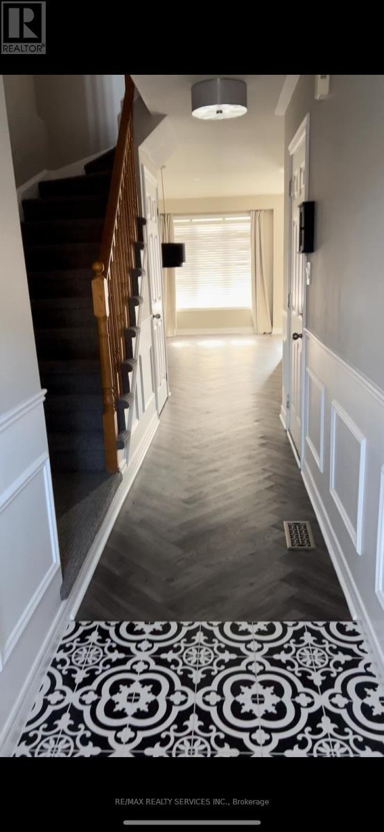 10 - 430 Mapleview Drive E, Barrie, ON - Indoor