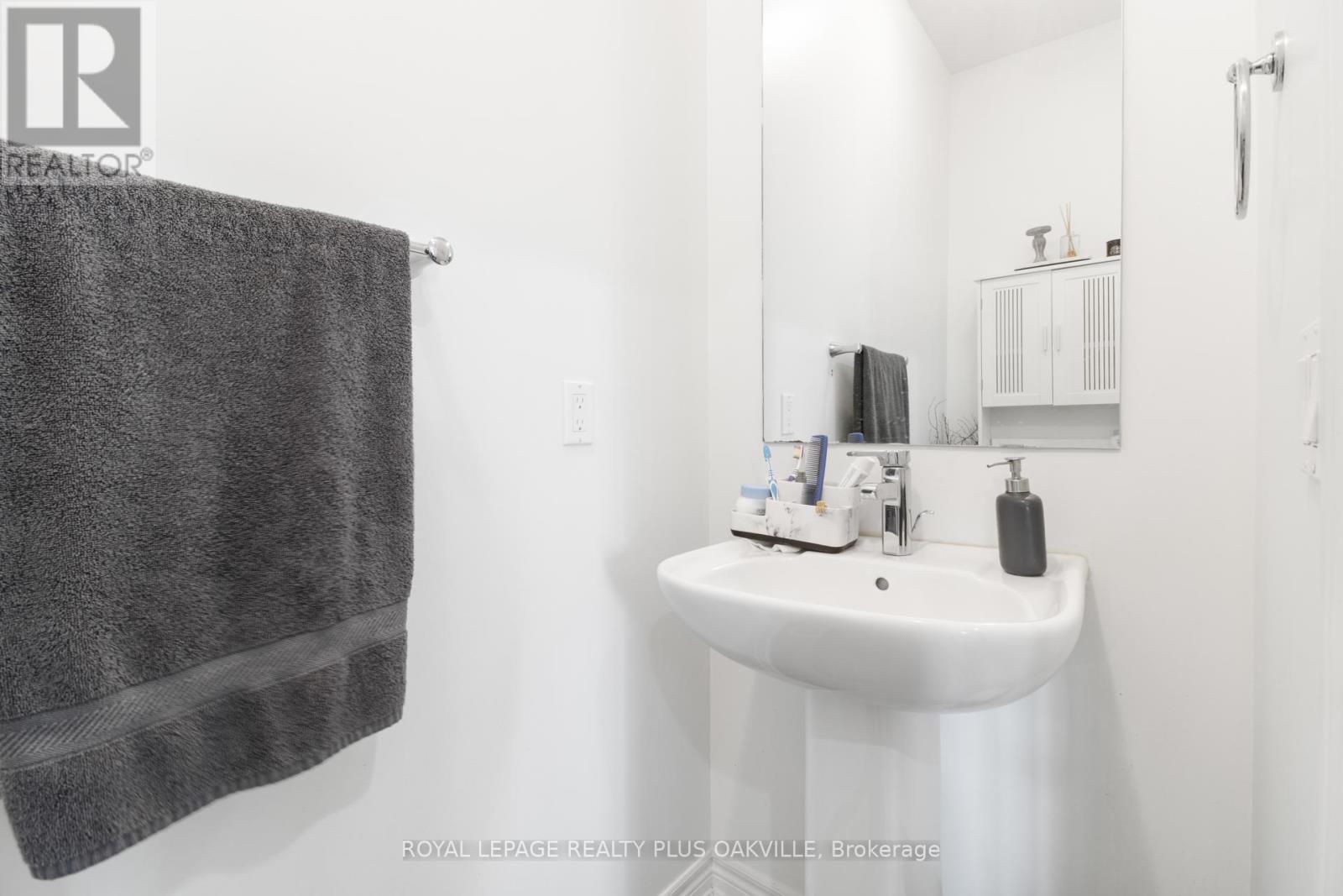 2386 Natasha Circle, Oakville, ON - Indoor Photo Showing Bathroom