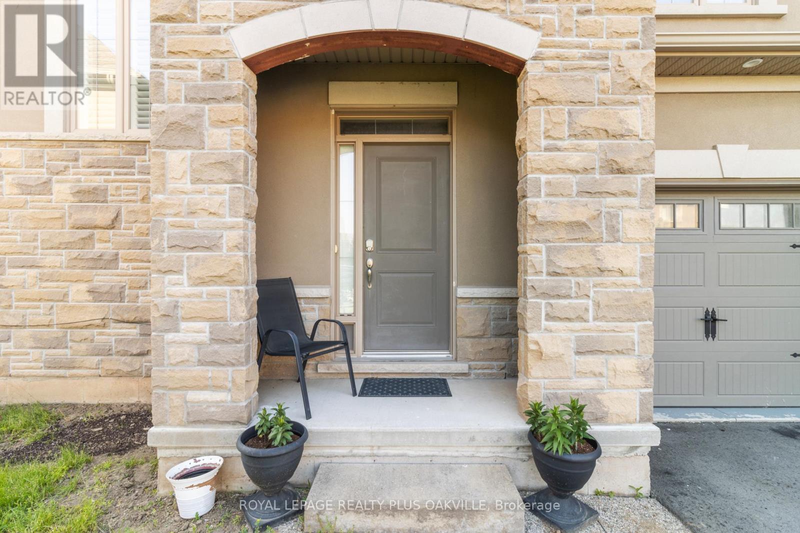 2386 Natasha Circle, Oakville, ON - Outdoor With Exterior