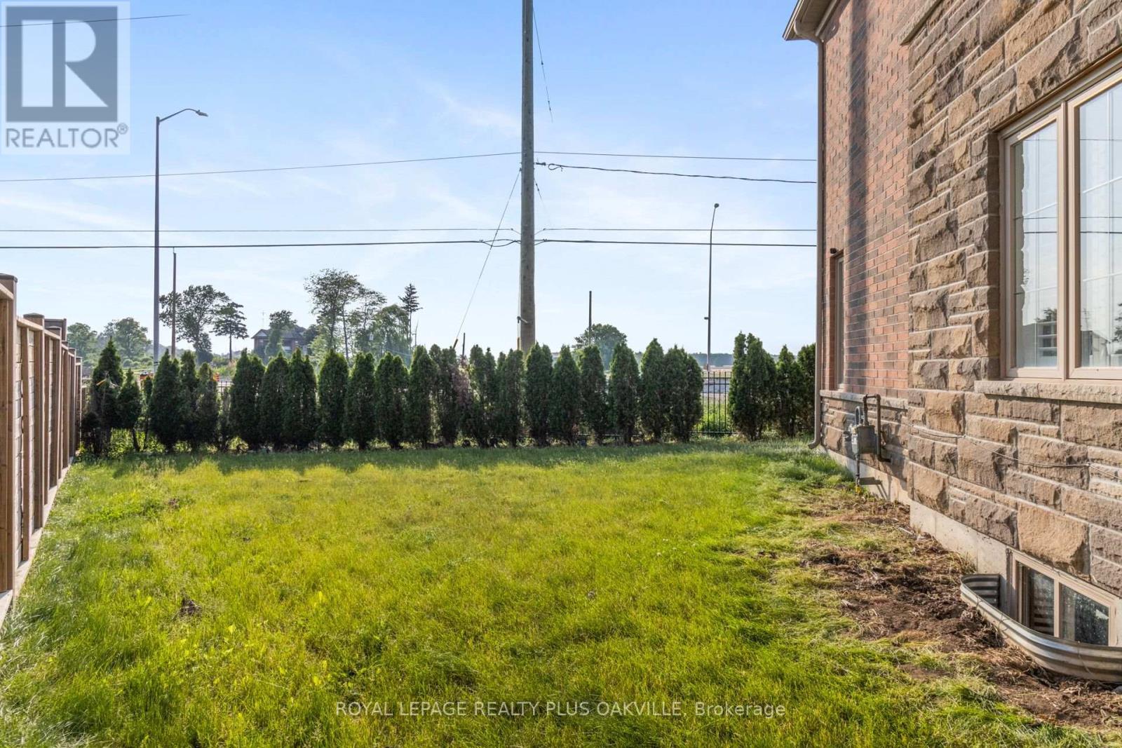 2386 Natasha Circle, Oakville, ON - Outdoor