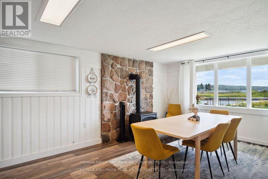 42 Lighthouse Crescent, Tay, ON - Indoor Photo Showing Dining Room