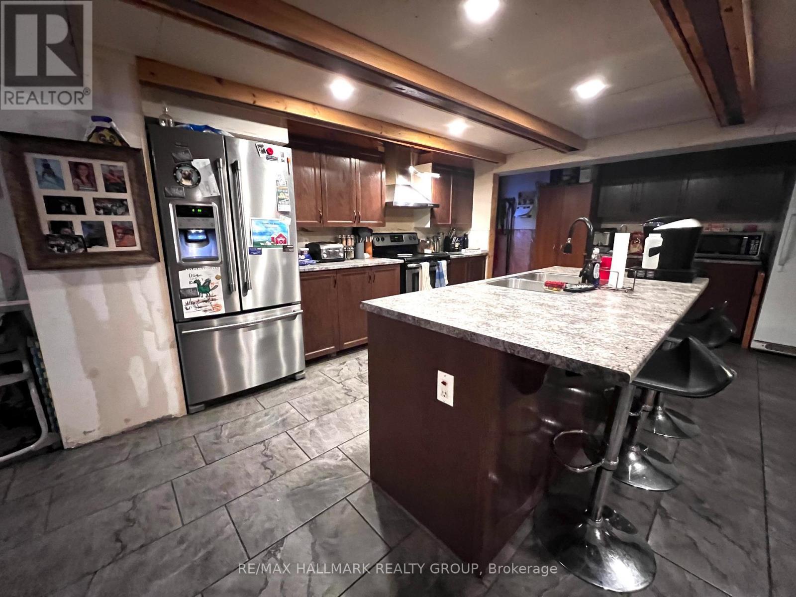 2121 Con10 Concession, Alfred And Plantagenet, ON - Indoor Photo Showing Kitchen