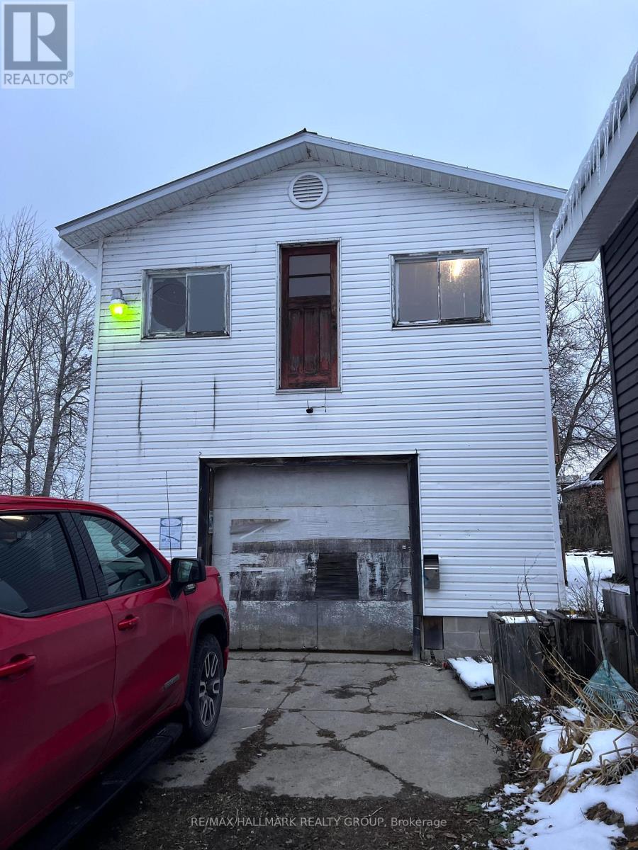 2 storey garage - 2121 Con10 Concession, Alfred And Plantagenet, ON - Outdoor With Exterior